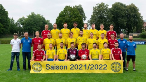 Der FVB ist sehr stolz mit einem jungen engagierten Trainerteam in die Saison 2021/22 zu starten. Mit den beiden Spielertrainern Nico Schlieter und Andreas Matt haben zwei Einheimische das Kommando bei unserer I. Mannschaft, die das Aushängeschild unseres Vereins darstellt. Bei der edlen zweiten ist seit mehreren Jahren Organisationstalent Simon Asmus auf der Kommandobrücke zu finden.